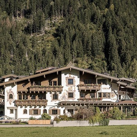 Apparthotel "Landhaus Veronika" Mayrhofen Exterior photo