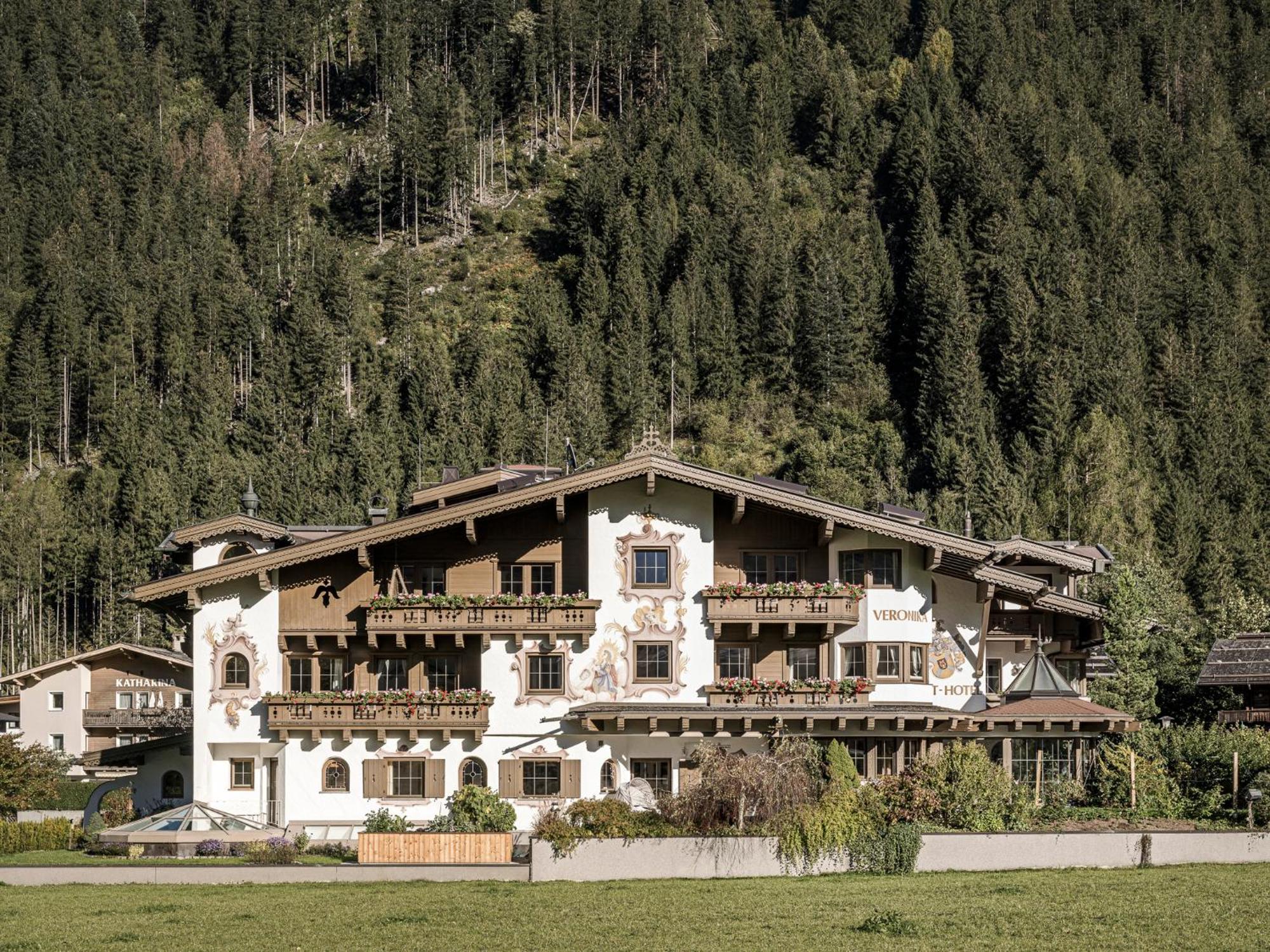 Apparthotel "Landhaus Veronika" Mayrhofen Exterior photo