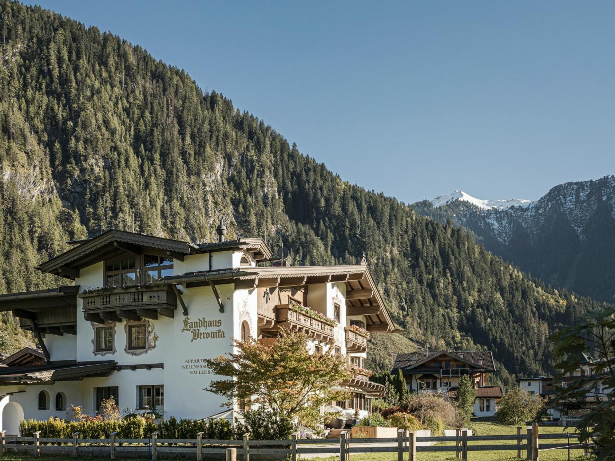 Apparthotel "Landhaus Veronika" Mayrhofen Exterior photo