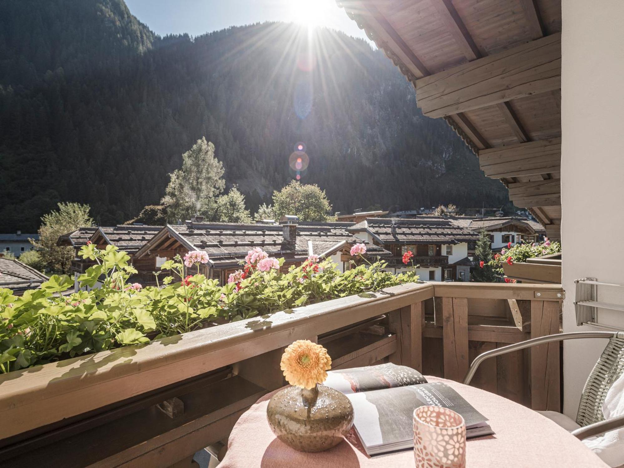 Apparthotel "Landhaus Veronika" Mayrhofen Exterior photo