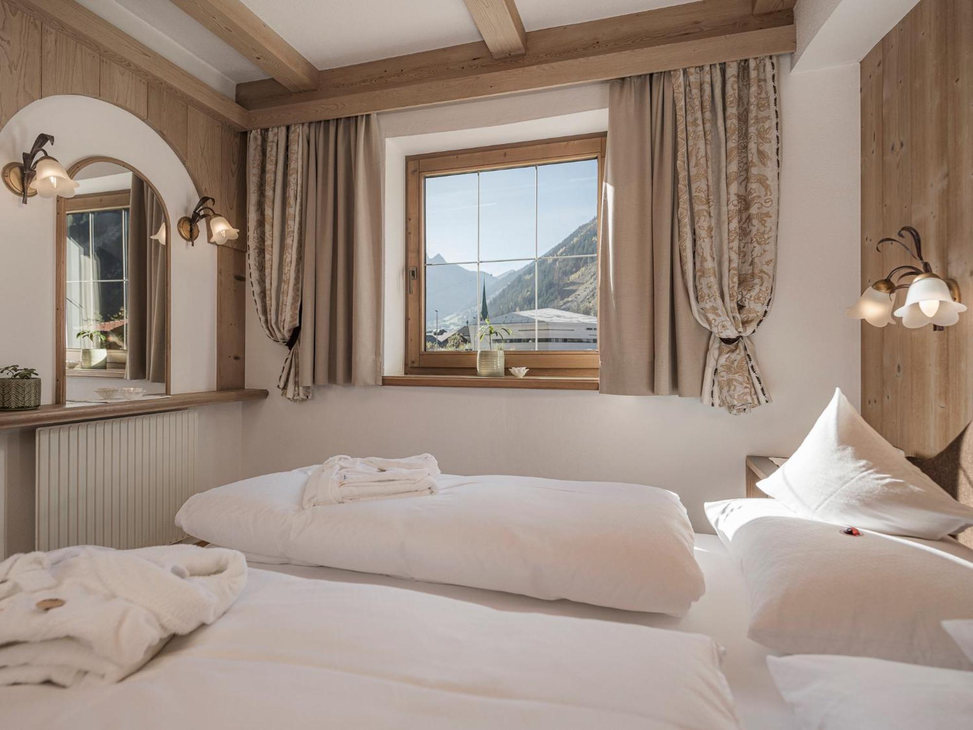 Apparthotel "Landhaus Veronika" Mayrhofen Exterior photo